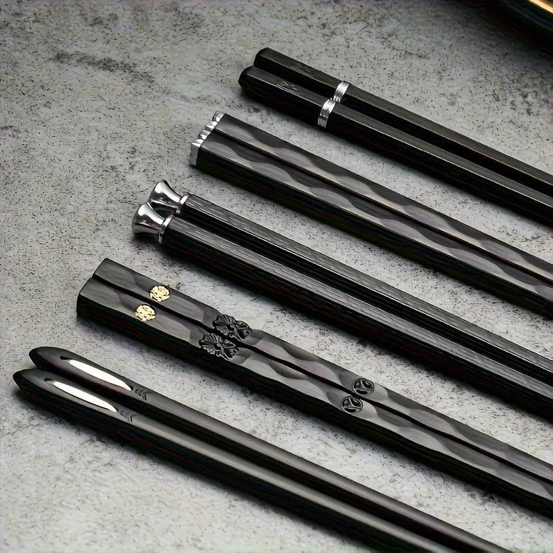 Nordic-Style Alloy Chopsticks  Set - Non-Slip Heat-Resistant Utensils for Individual Servings, Dishwasher Safe (Gold/Black