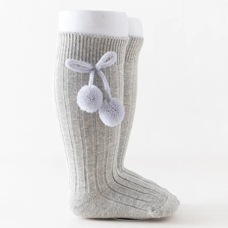 Medias Altas de Cereza para Niñas | Estilo Británico | 0-4 Años