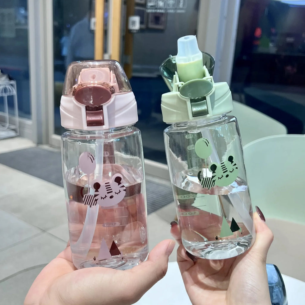 550ml Kids Sippy Cup Water Bottles Creative Cartoon Feeding with Straws and Lids Spill Proof Portable Toddlers Beverage Cups