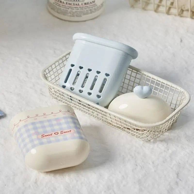 {MX} Sweet Cute Double Layer Soap Dish With Lid Portable Soap Draining Holder Cotton Swabs Storage Box Bathroom Organizer