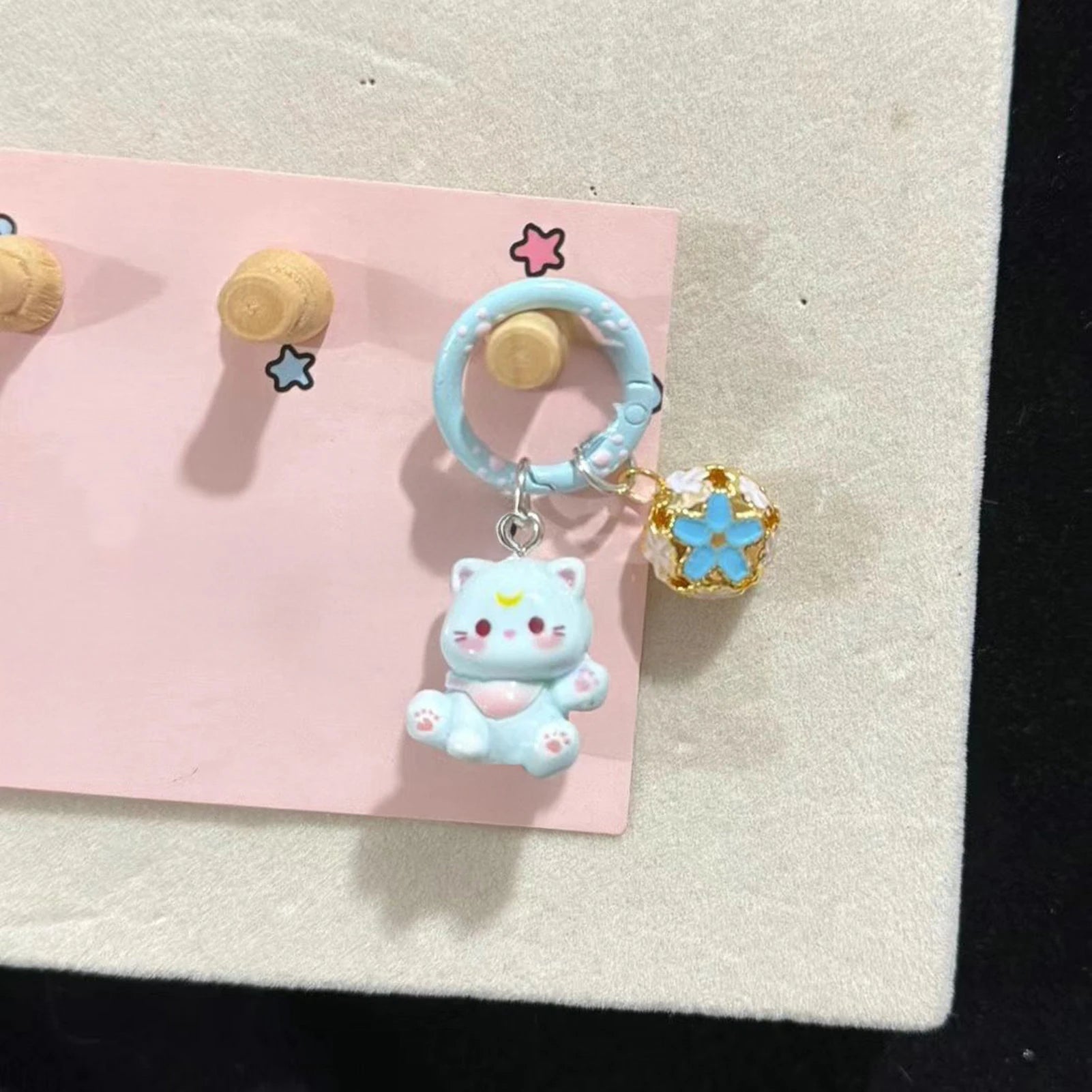 Cute Resin Kitten Keychain with Bell Mini Cat Charm For Keys Bag Purse Gift For Cat Lovers Girls Friends Birthday Gift