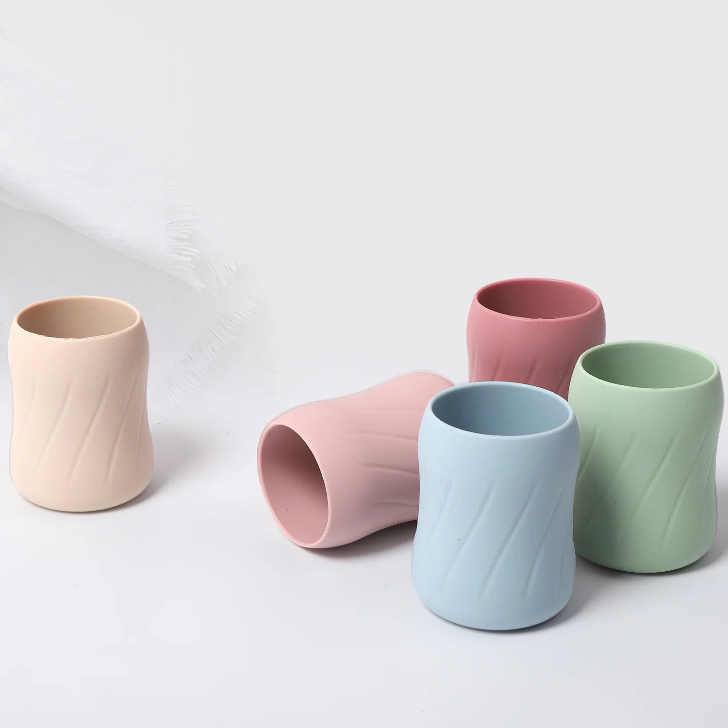 New silicone infant learning drinking cup, baby drinking water, silicone cup for babies over 6 months old to learn