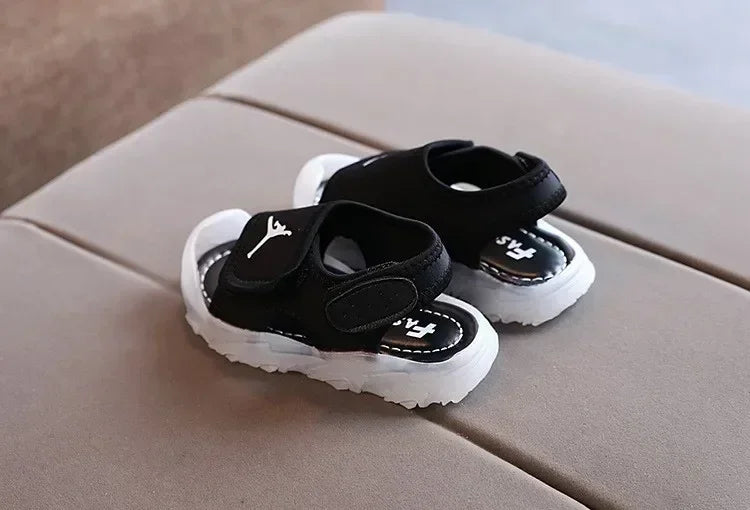 2025 Fashion New Brands LED Lighted Baby Casual Shoes Glowing Cute Infant Tennis Glowing Leisure Toddlers Girls Boys Sandals