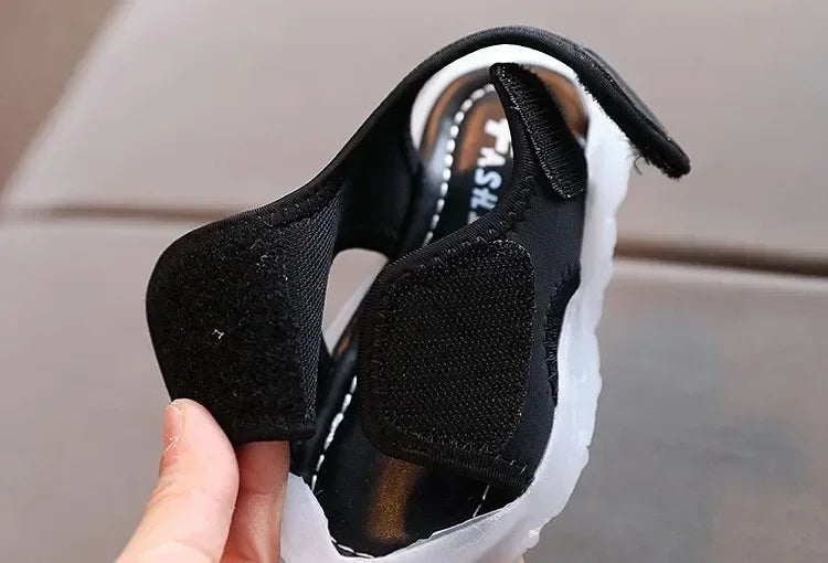2025 Fashion New Brands LED Lighted Baby Casual Shoes Glowing Cute Infant Tennis Glowing Leisure Toddlers Girls Boys Sandals