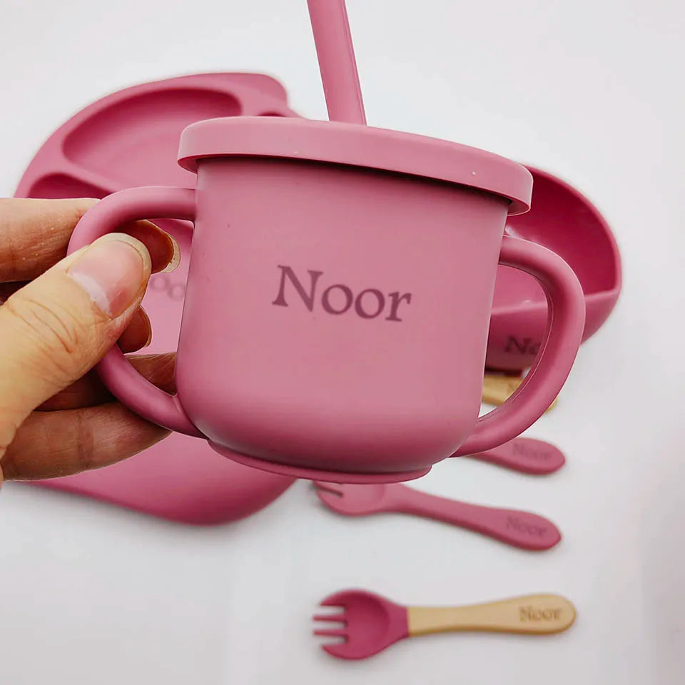 Set 6pcs Vajilla de Silicona para Bebé | Bol, Plato, Cuchara, Tenedor, Babero y Vaso 🍼