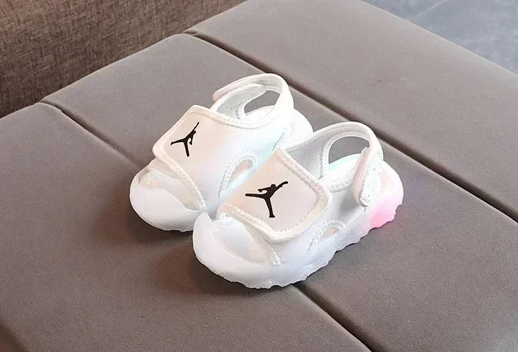 2025 Fashion New Brands LED Lighted Baby Casual Shoes Glowing Cute Infant Tennis Glowing Leisure Toddlers Girls Boys Sandals