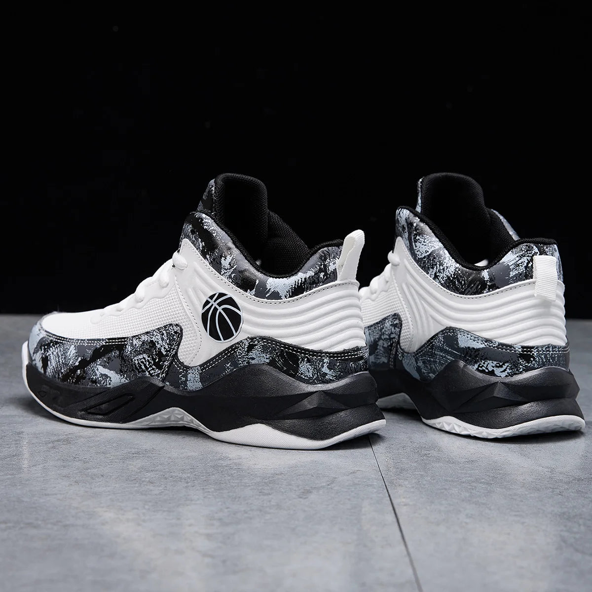 Kids' High-Top Basketball Sneakers – Anti-Slip, Star Pattern, Lace-Up