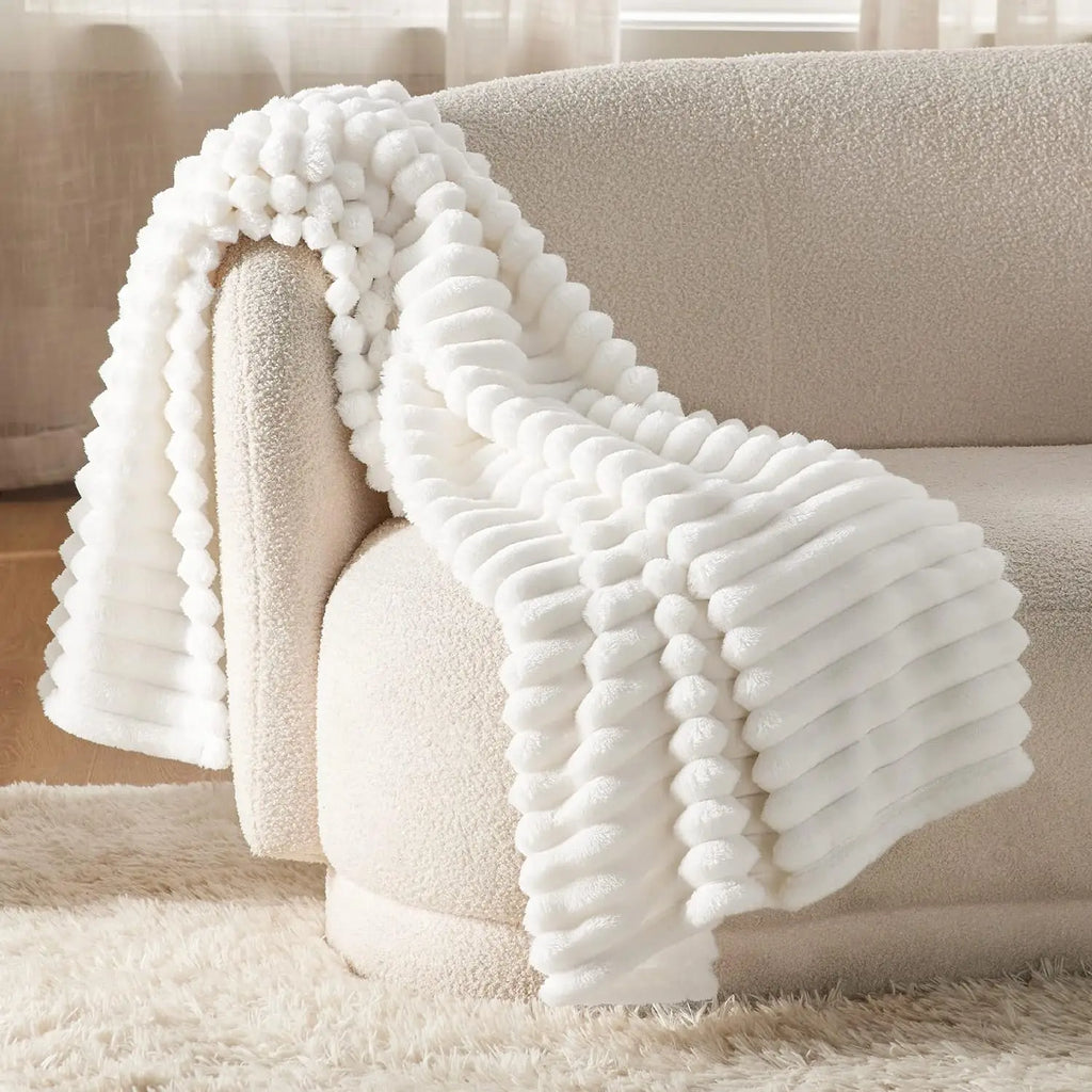 ROSEKIND Blankets 3 Size for Bed, 300GSM Soft & Warm Fleece Blanket, This stylish throw blanket for All Season
