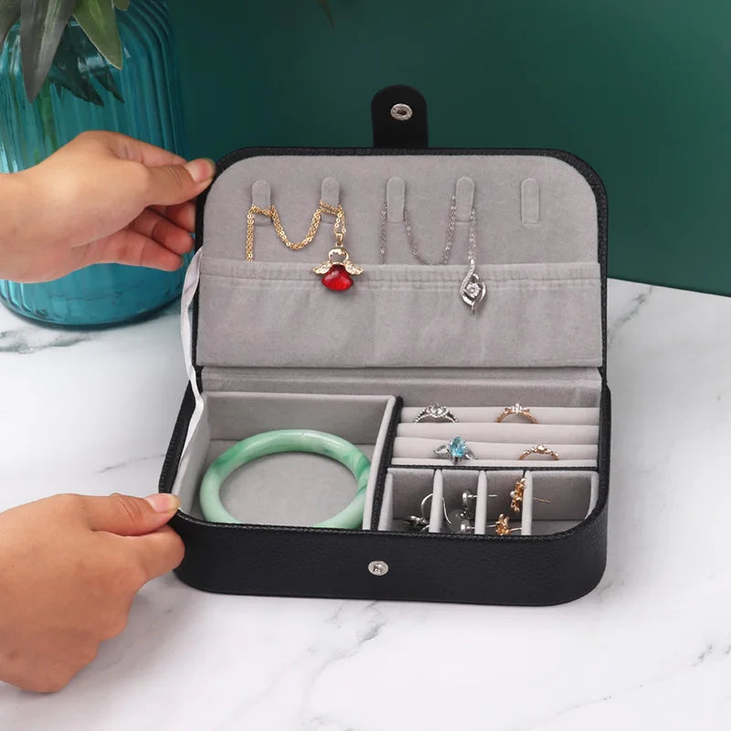 2024 Portable Jewelry Box Jewelry Organizer Display Travel Jewelry Case Boxes Button Leather Storage Chenille Jewelers Joyero