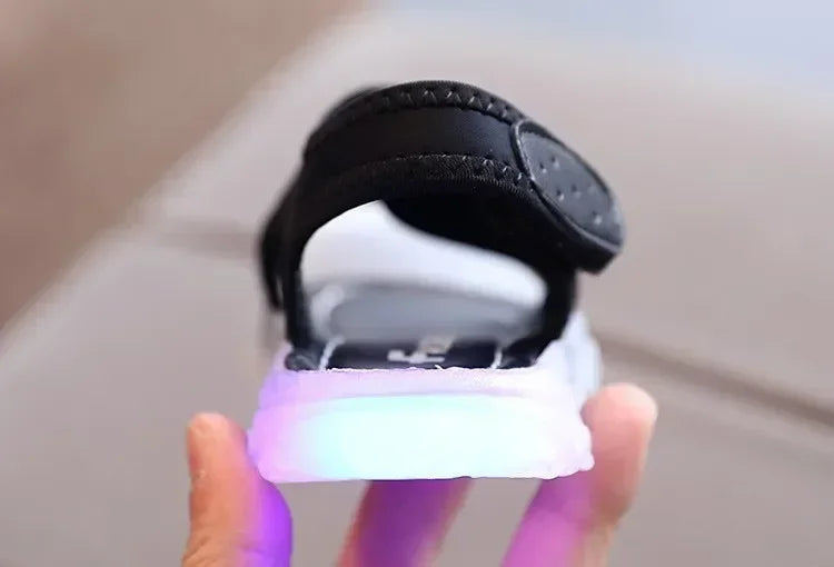2025 Fashion New Brands LED Lighted Baby Casual Shoes Glowing Cute Infant Tennis Glowing Leisure Toddlers Girls Boys Sandals