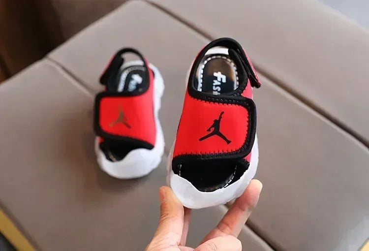 2025 Fashion New Brands LED Lighted Baby Casual Shoes Glowing Cute Infant Tennis Glowing Leisure Toddlers Girls Boys Sandals