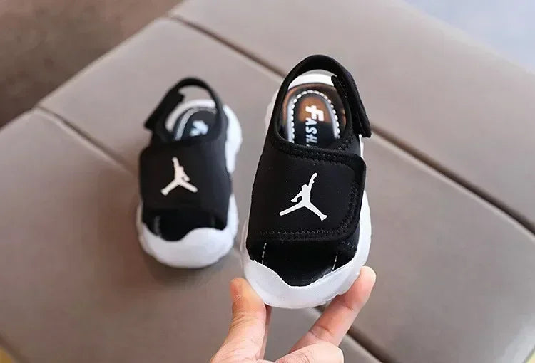2025 Fashion New Brands LED Lighted Baby Casual Shoes Glowing Cute Infant Tennis Glowing Leisure Toddlers Girls Boys Sandals