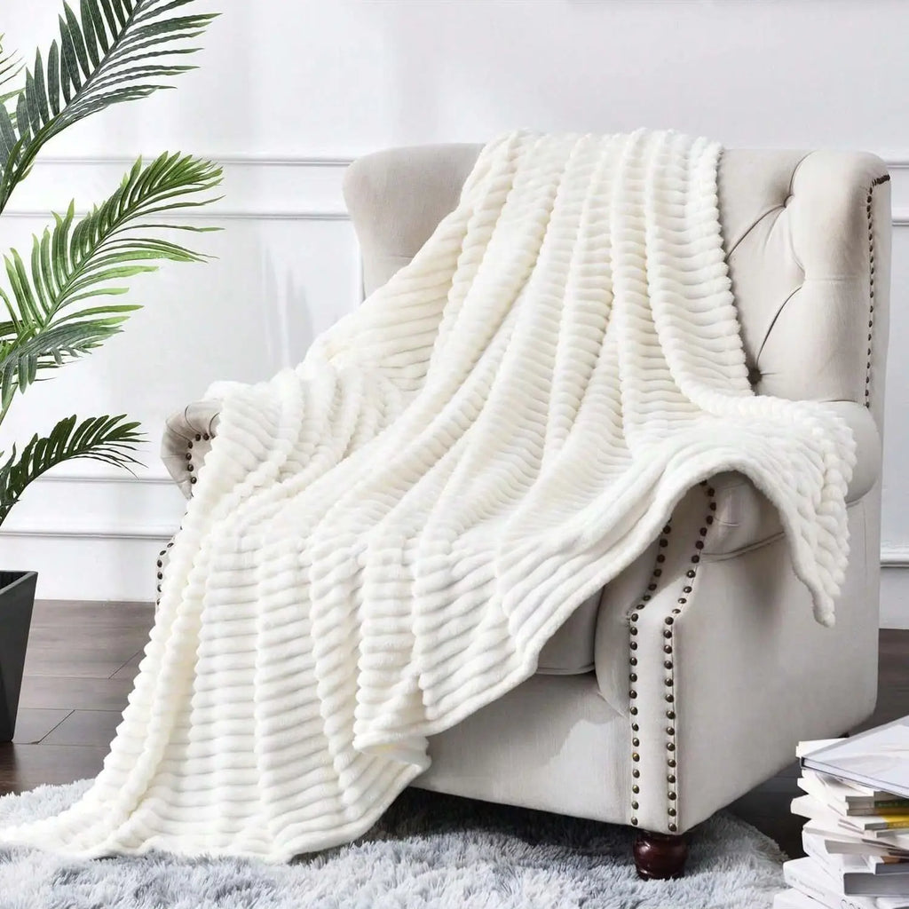 ROSEKIND Blankets 3 Size for Bed, 300GSM Soft & Warm Fleece Blanket, This stylish throw blanket for All Season