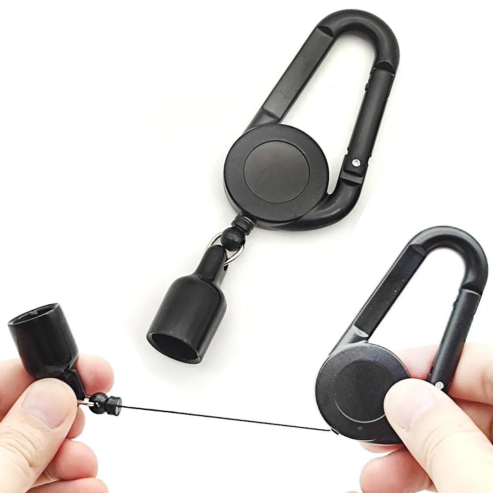 1Pcs Lighter Holder Sleeve Clip With Retractable Keychain Carabiner Windproof Lighter Protective Cover Smoking Accessories