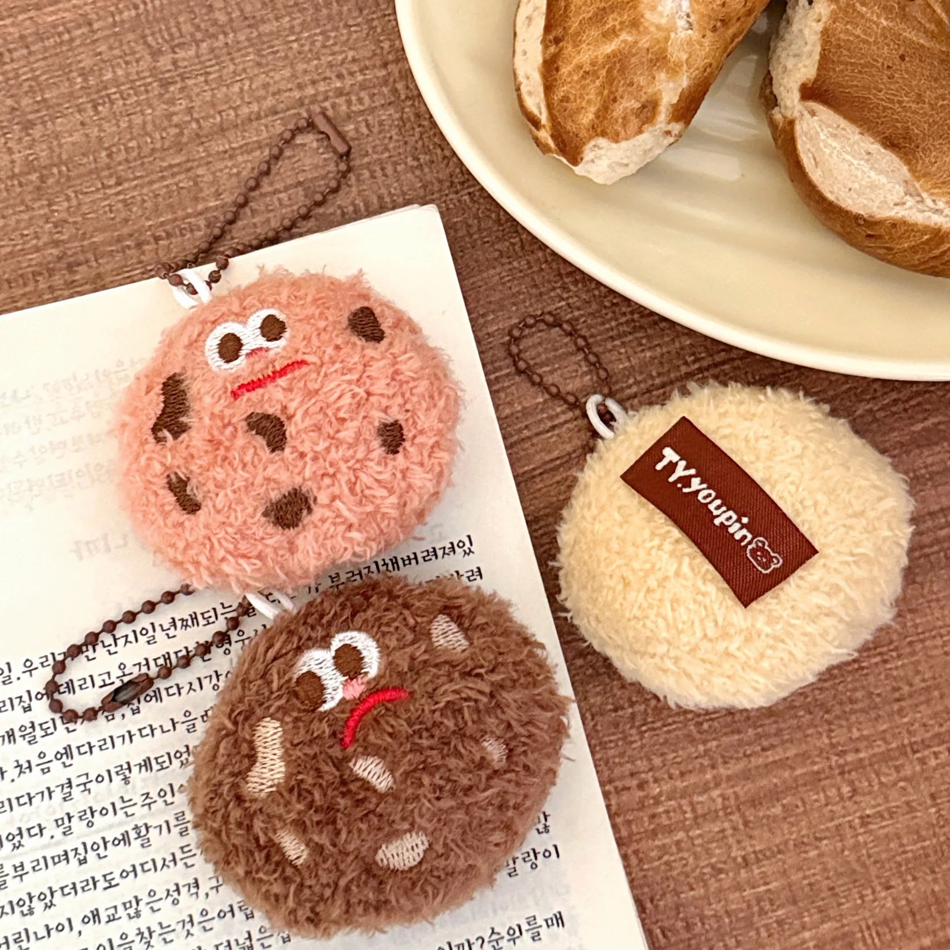 1/4 Pcs Cookie Plush Pendant Cute And Funny Food Doll Cartoon Accessories Keychain Small Pendant