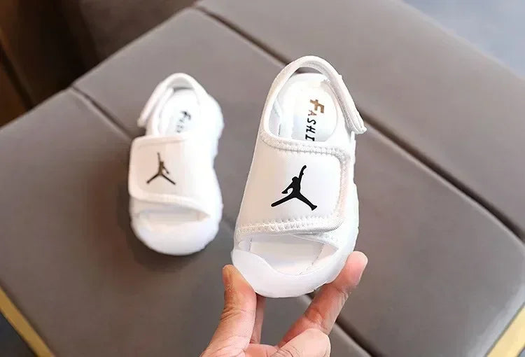 2025 Fashion New Brands LED Lighted Baby Casual Shoes Glowing Cute Infant Tennis Glowing Leisure Toddlers Girls Boys Sandals