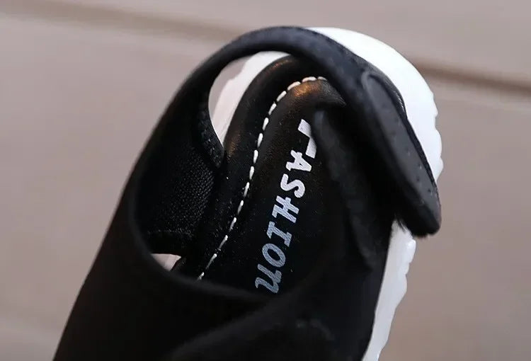 2025 Fashion New Brands LED Lighted Baby Casual Shoes Glowing Cute Infant Tennis Glowing Leisure Toddlers Girls Boys Sandals
