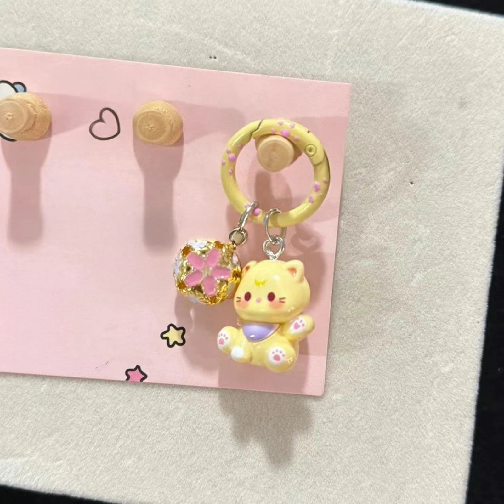 Cute Resin Kitten Keychain with Bell Mini Cat Charm For Keys Bag Purse Gift For Cat Lovers Girls Friends Birthday Gift
