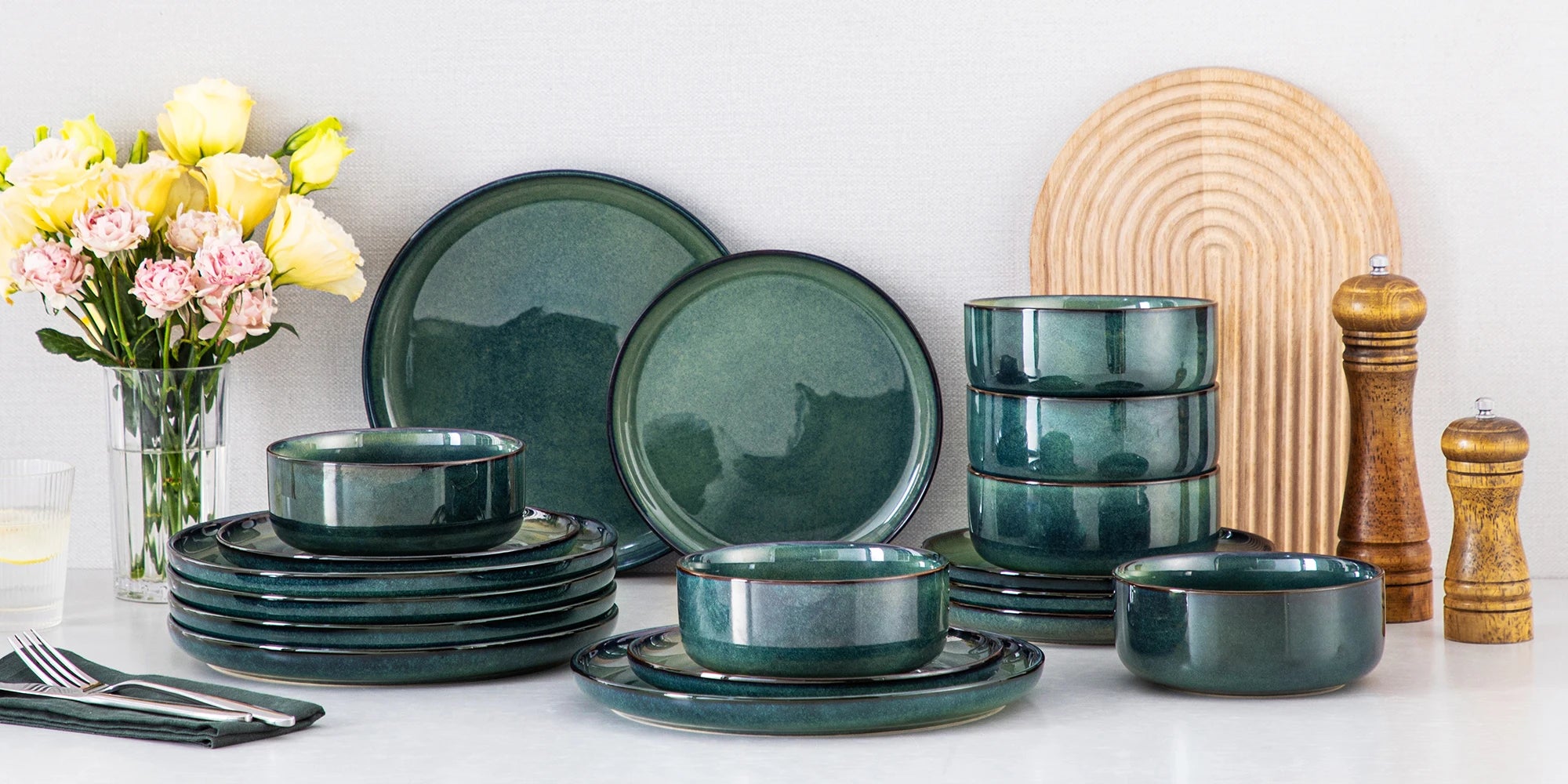 vancasso 12/18 Piece Green Reactive Glaze Dinnerware Set Scratch Resistant Stoneware Set with 4/6pcs Dinner plate/Dessert/Bowl
