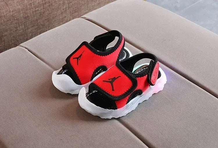 2025 Fashion New Brands LED Lighted Baby Casual Shoes Glowing Cute Infant Tennis Glowing Leisure Toddlers Girls Boys Sandals