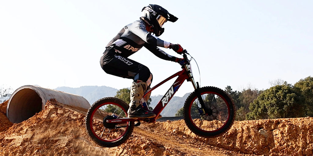 Moto Eléctrica RFN Racing 3 Velocidades | Marco Aluminio | Acrobacias | 8+ Años 🏍️ - Firu Total Sales