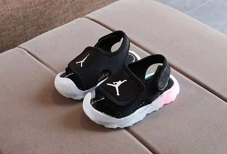 2025 Fashion New Brands LED Lighted Baby Casual Shoes Glowing Cute Infant Tennis Glowing Leisure Toddlers Girls Boys Sandals