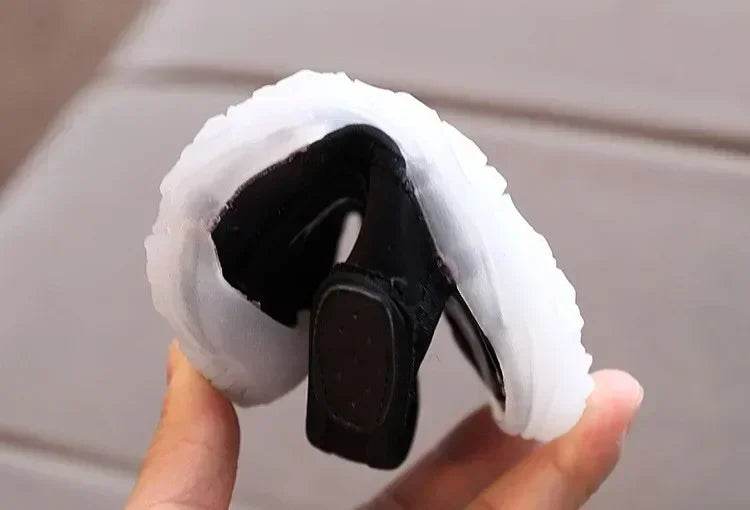 2025 Fashion New Brands LED Lighted Baby Casual Shoes Glowing Cute Infant Tennis Glowing Leisure Toddlers Girls Boys Sandals