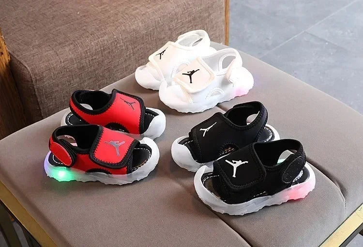 2025 Fashion New Brands LED Lighted Baby Casual Shoes Glowing Cute Infant Tennis Glowing Leisure Toddlers Girls Boys Sandals