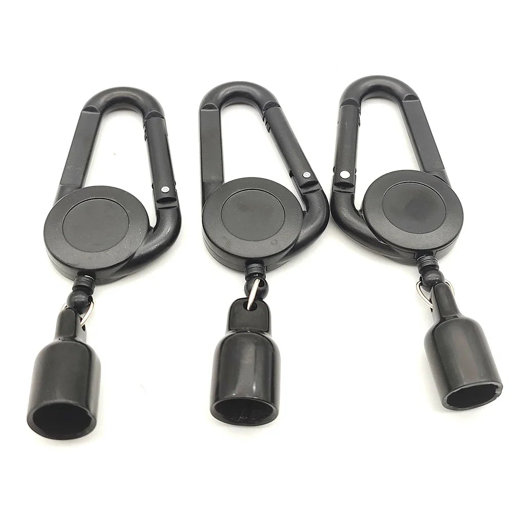 1Pcs Lighter Holder Sleeve Clip With Retractable Keychain Carabiner Windproof Lighter Protective Cover Smoking Accessories