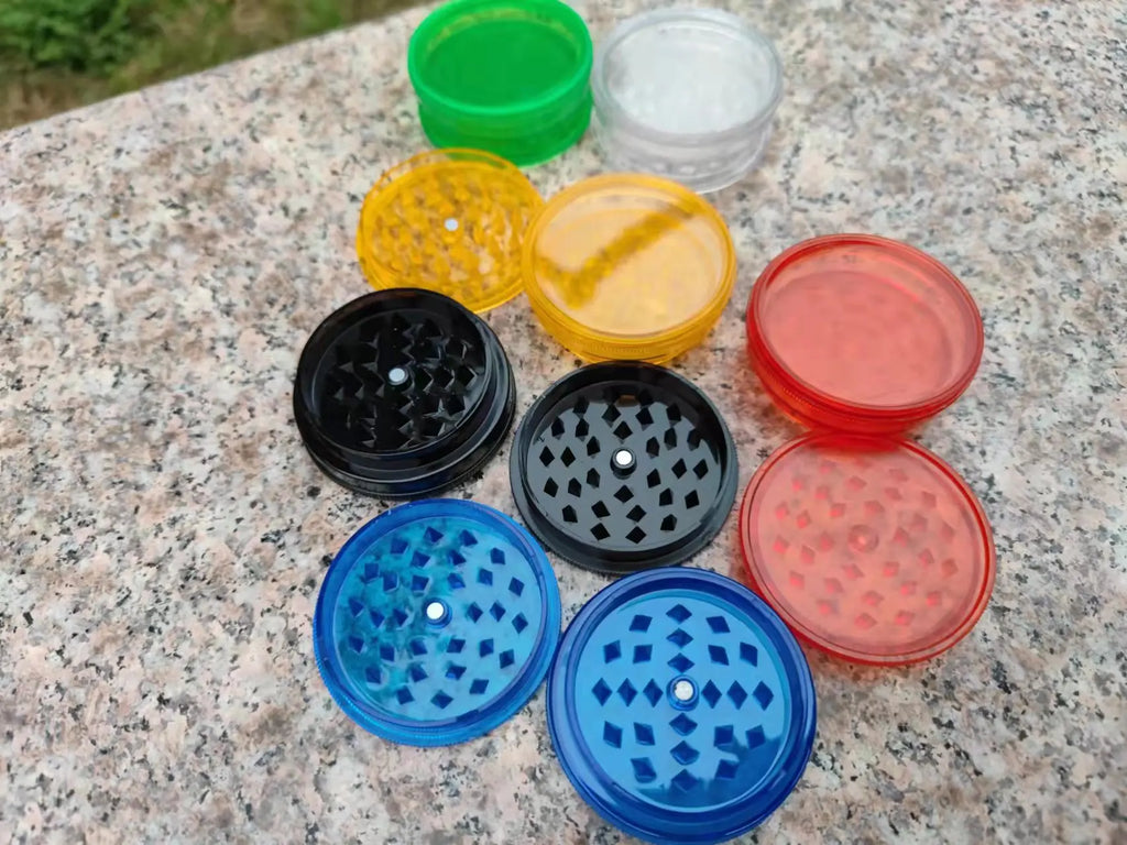 3-Tier Smoking Accessories Round Plastic Grinder Vanilla Grinder Tobacco Spice Grinder Color Custom or Random