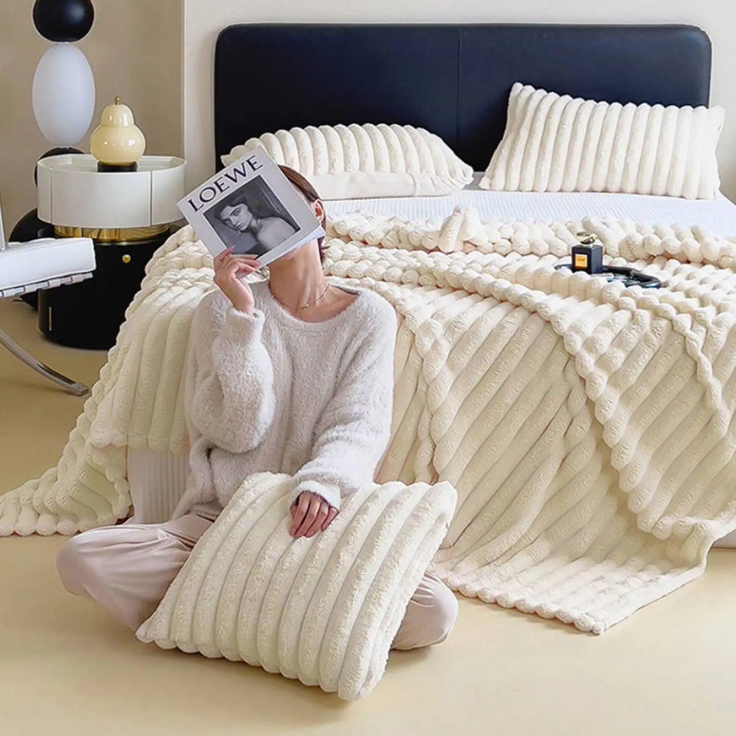 ROSEKIND Blankets 3 Size for Bed, 300GSM Soft & Warm Fleece Blanket, This stylish throw blanket for All Season