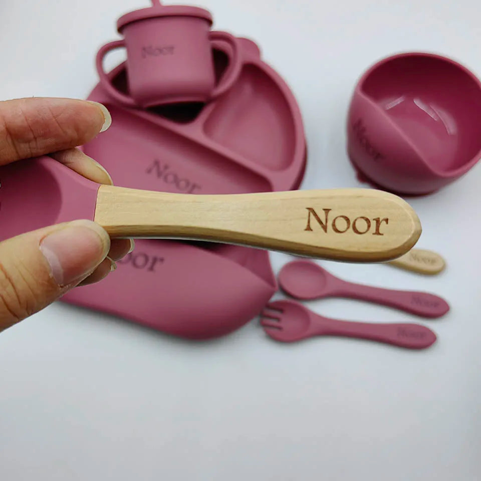 Set 6pcs Vajilla de Silicona para Bebé | Bol, Plato, Cuchara, Tenedor, Babero y Vaso 🍼