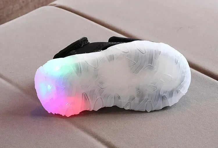 2025 Fashion New Brands LED Lighted Baby Casual Shoes Glowing Cute Infant Tennis Glowing Leisure Toddlers Girls Boys Sandals