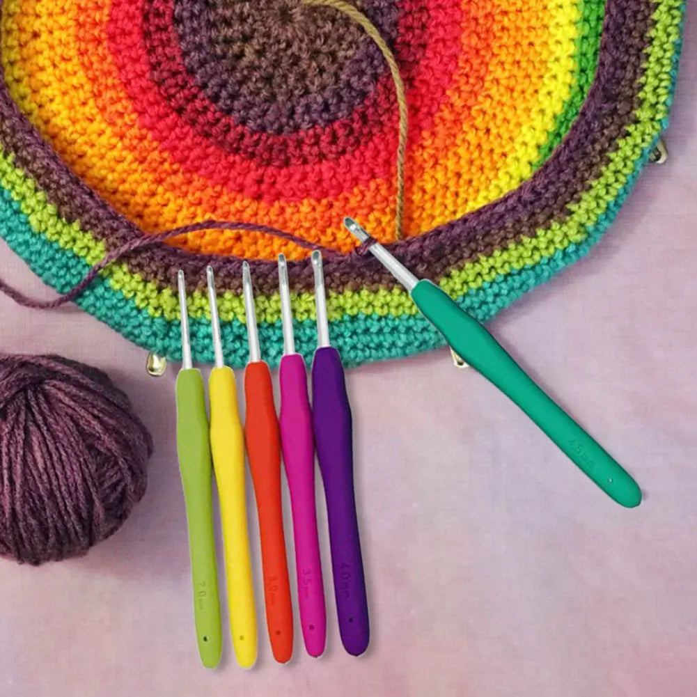 Crochet Hooks Kits Yarn Knitting Needles with Case Colorful Crochet Hooks Kit Ergonomic Handle Crochet Knitting Needles