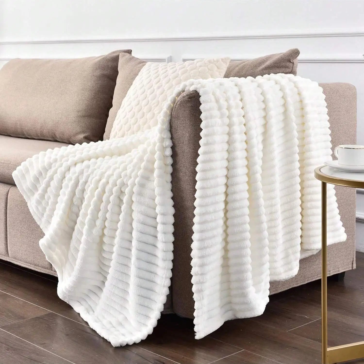 ROSEKIND Blankets 3 Size for Bed, 300GSM Soft & Warm Fleece Blanket, This stylish throw blanket for All Season - Firu Total Sales
