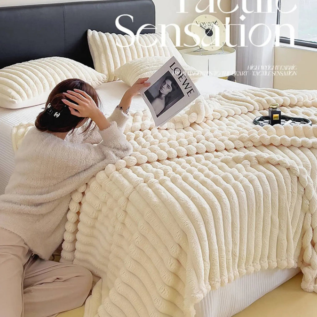 ROSEKIND Blankets 3 Size for Bed, 300GSM Soft & Warm Fleece Blanket, This stylish throw blanket for All Season - Firu Total Sales