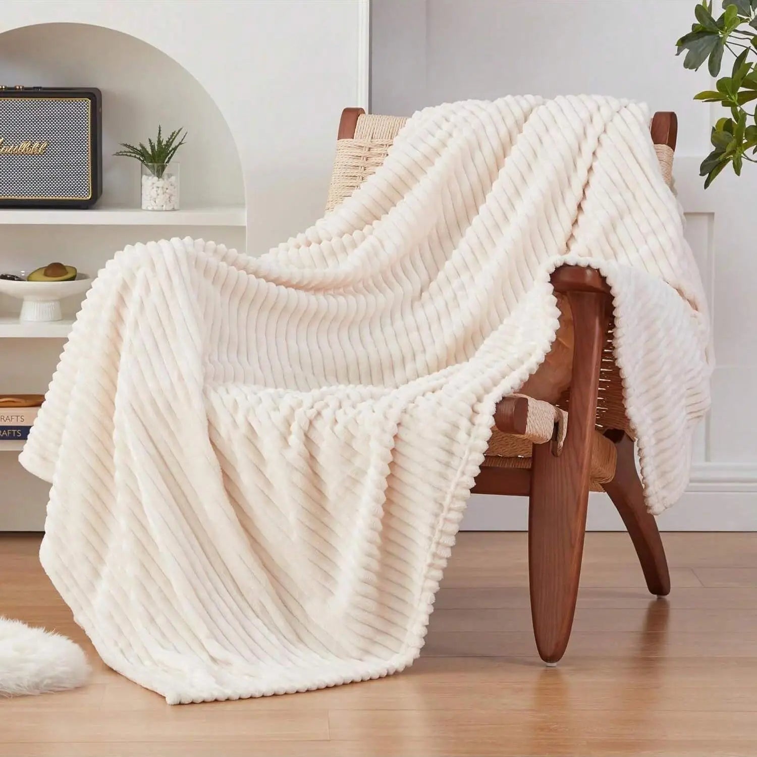 ROSEKIND Blankets 3 Size for Bed, 300GSM Soft & Warm Fleece Blanket, This stylish throw blanket for All Season - Firu Total Sales